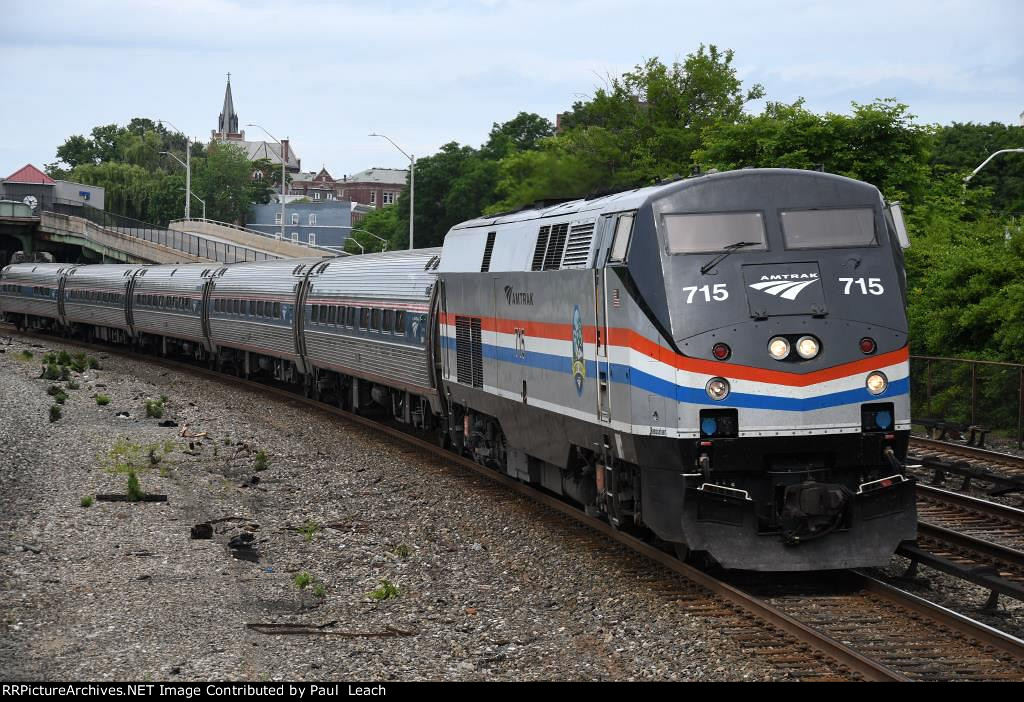 "Empire Service" cruises east approaching the station